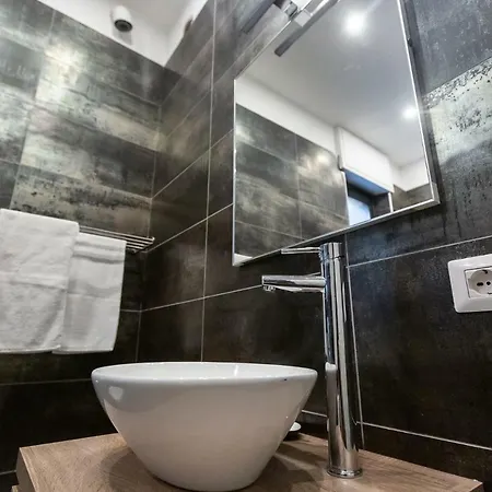 Mamiani 6 Hotel *