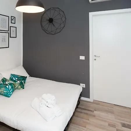 Mamiani 6 Apartment *